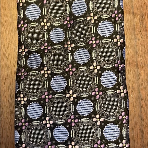 JOSEPH A. BANK Gold Series Tie - Picture 2 of 3